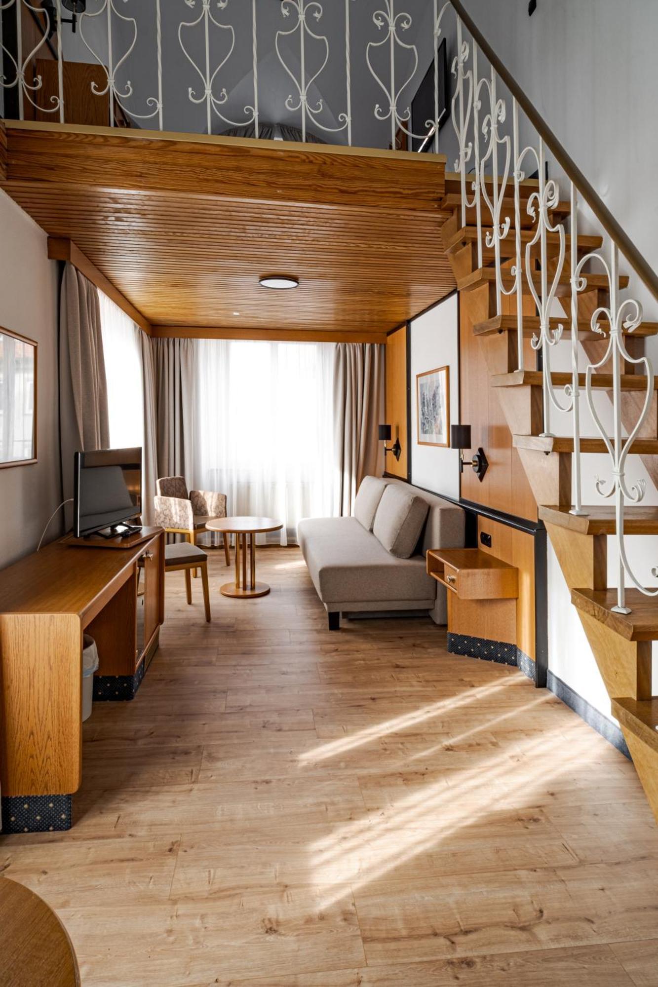 Hotel Goldener Hirsch Kaufbeuren Eksteriør billede